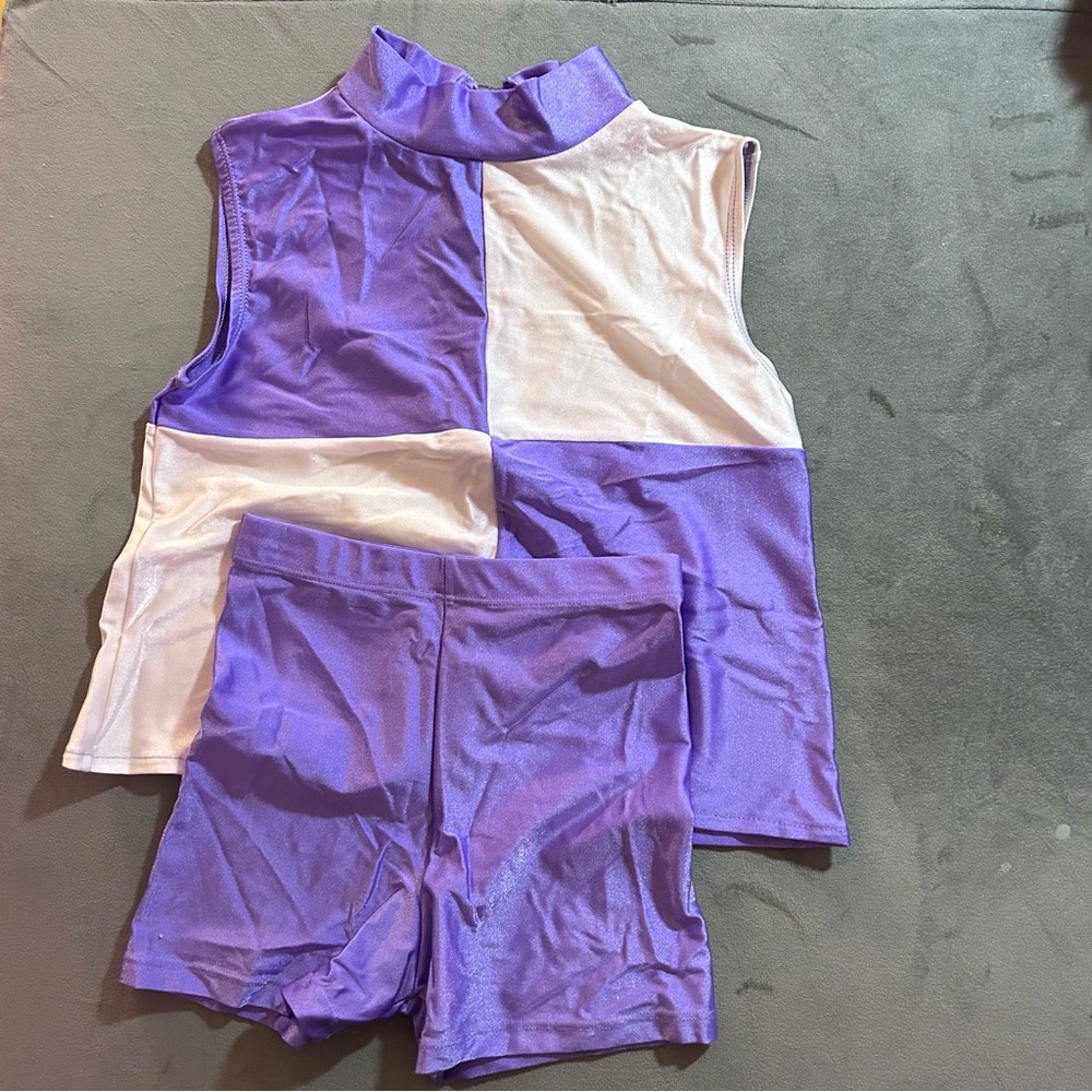 Hamilton’s theatrical supply 2 pcs top & short - child size L